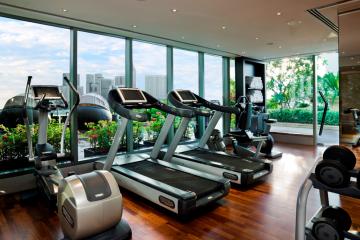 Fitness avec vue | © The Fullerton Bay Hotel Fitness avec vue | © The Fullerton Bay Hotel
