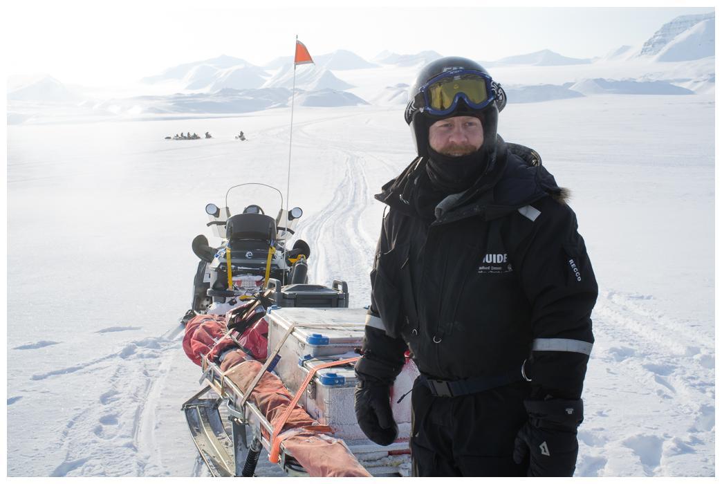 Notre sympathique guide norvégien lors d’une pause à proximité de Gronfjorden. Notre sympathique guide norvégien lors d'une pause à proximité de Gronfjorden.