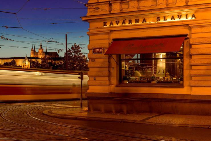 Kavarna Slavia - Extérieur du café © Café & Restaurant Slavia a.s.