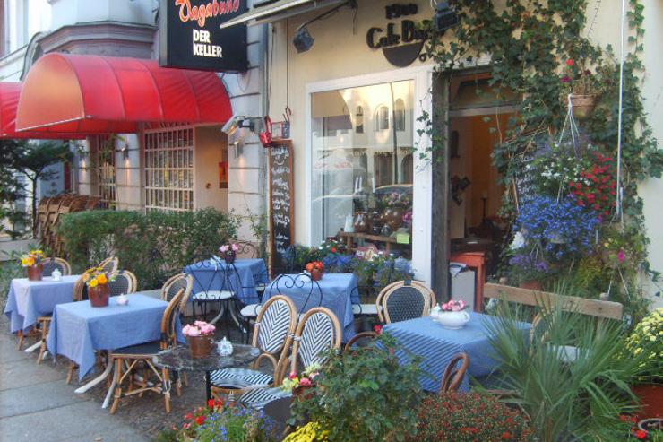 1900 Café Bistro  - La terrasse de poche du café aux beaux jours