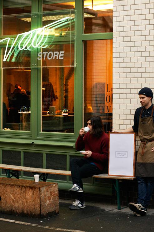 Companion Coffee - Terrasse de poche devant le Voo Store