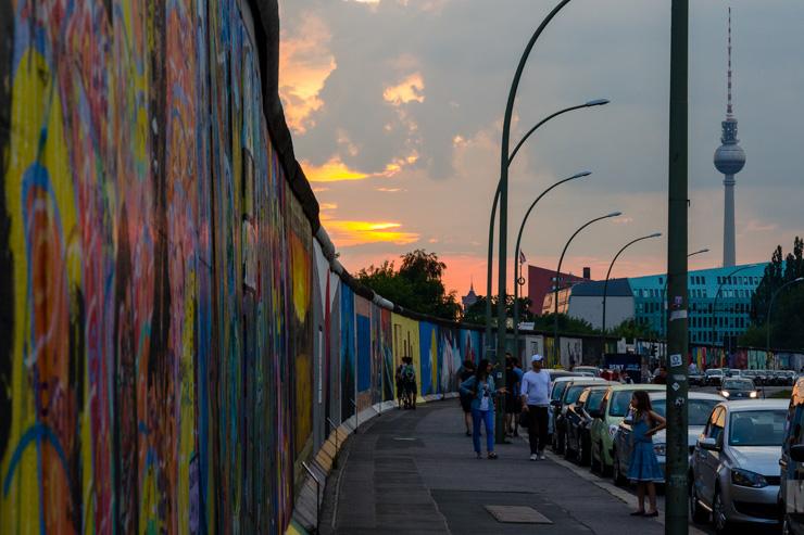L'East Side Gallery et la Tour de TV en perspective