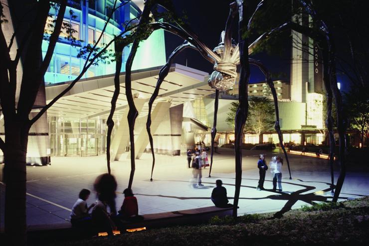 Grand Hyatt Tokyo - Immense sculpture devant l'hôtel