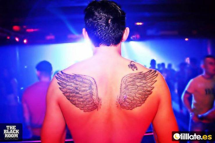 The Black Room - Clubber torse nu