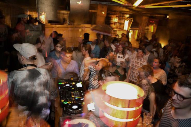 Ambiance explosive au Trust