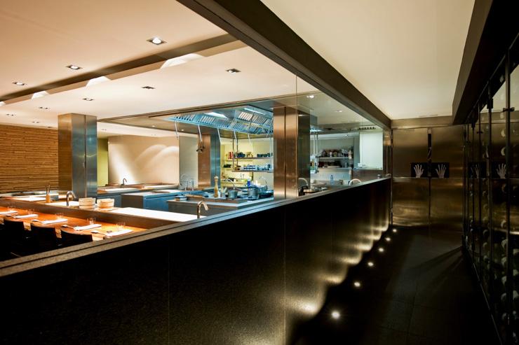 Koy Shunka - Le comptoir fait face à la cuisine ouverte