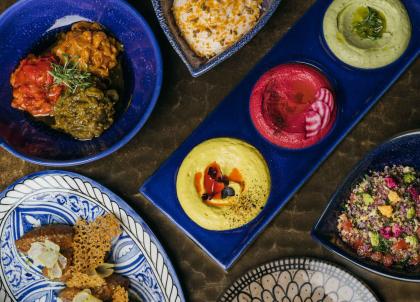 On a testé Chez Gala, un restaurant festif et immersif à Paris