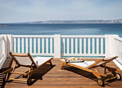 Les meilleurs hôtels avec rooftop en France : luxe vertigineux et vues à couper le souffle 