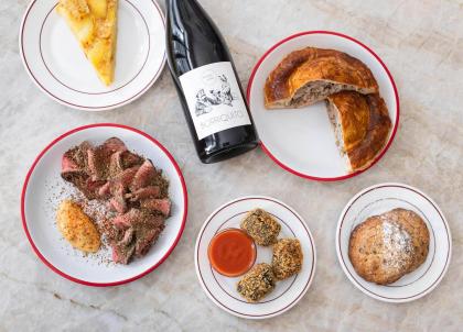 Paris : les 10 meilleurs bars à vins naturels (et caves à manger) 