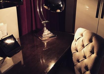 Ambiance tamisée et romantique dans l’hôtel St Petersbourg, en plein cœur de la vieille ville| © Yonder.fr