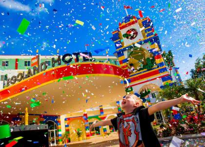 L’hôtel Lego, le paradis des petits et des nostalgiques des briques colorées, vient d’ouvrir ses portes en Floride