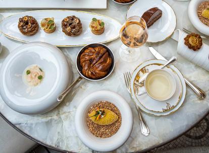 On a testé le tea time de Michael Bartocetti au Four Seasons Hotel George V