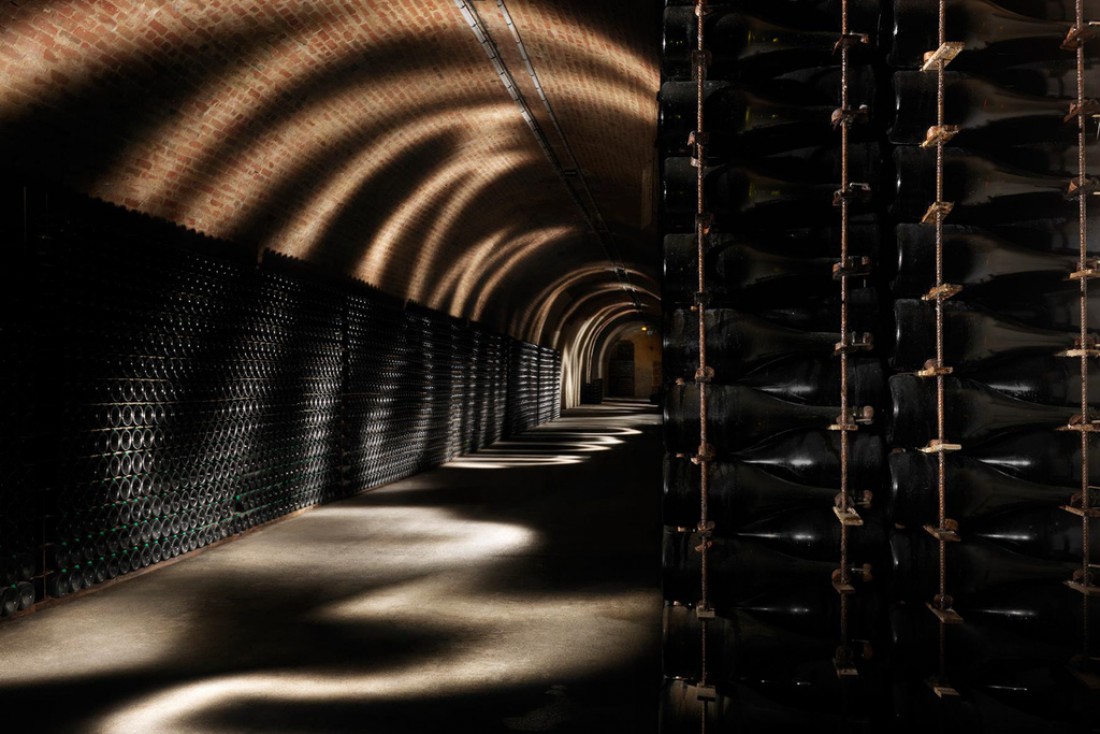 Les caves de champagne, inscrites au Patrimoine mondial de l'UNESCO sont incontournables, comme ici dans les galeries de la Maison Ruinart © Maison Ruinart
