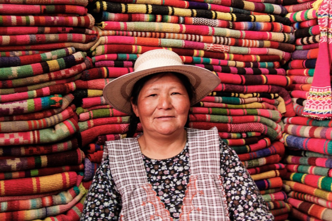 Une marchande de tapis. La Paz, Bolivie © Cédric Aubert