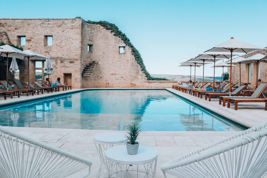 Le Vieux Castillon, au cœur du village de Castillon-du-Gard et surplombant le Pont du Gard © E. Leneveu