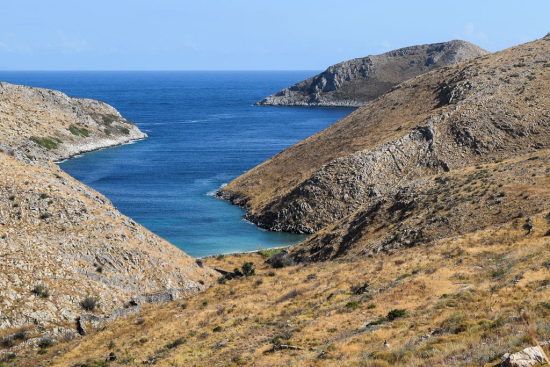 Visiter la pointe sud du Magne offre des paysages sauvages particulièrement beaux © Yonder.fr