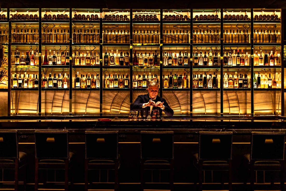 La bar propose une carte experte de cocktails dans une ambiance feutrée © Benoît Linero