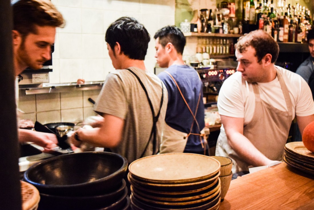 La team du Dersou en pleine action, pendant le dernier Priceless Souper du Fooding © Yonder.fr