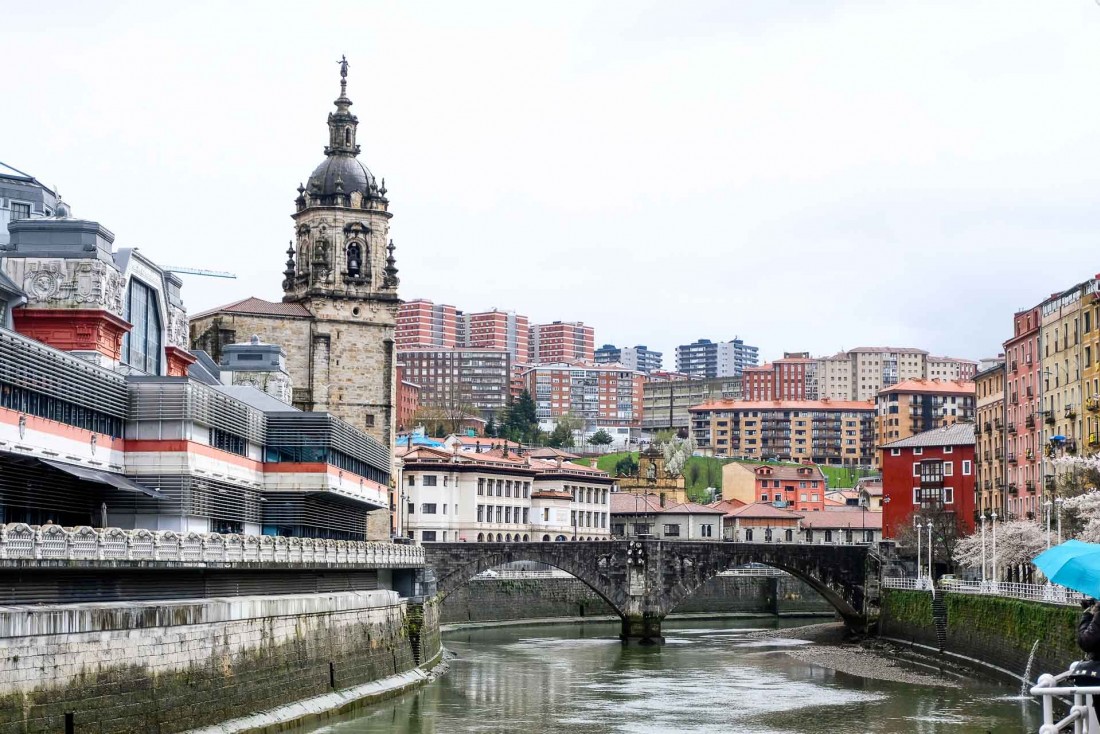 Vue sur la ria depuis le Quartier San Francisco, dans le centre de Bilbao © Clémence Ludwig