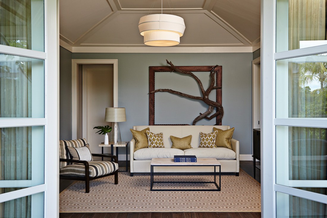 Décor élégant à l'intérieur d'une suite de The Island House © TIH