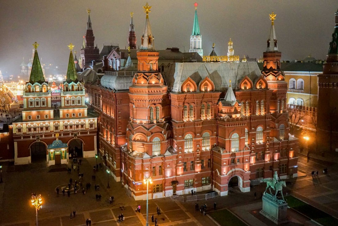 Moscou : le Musée historique d'État et la Place Rouge vus depuis une suite du Four Seasons Hotel Moscow © YONDER.fr
