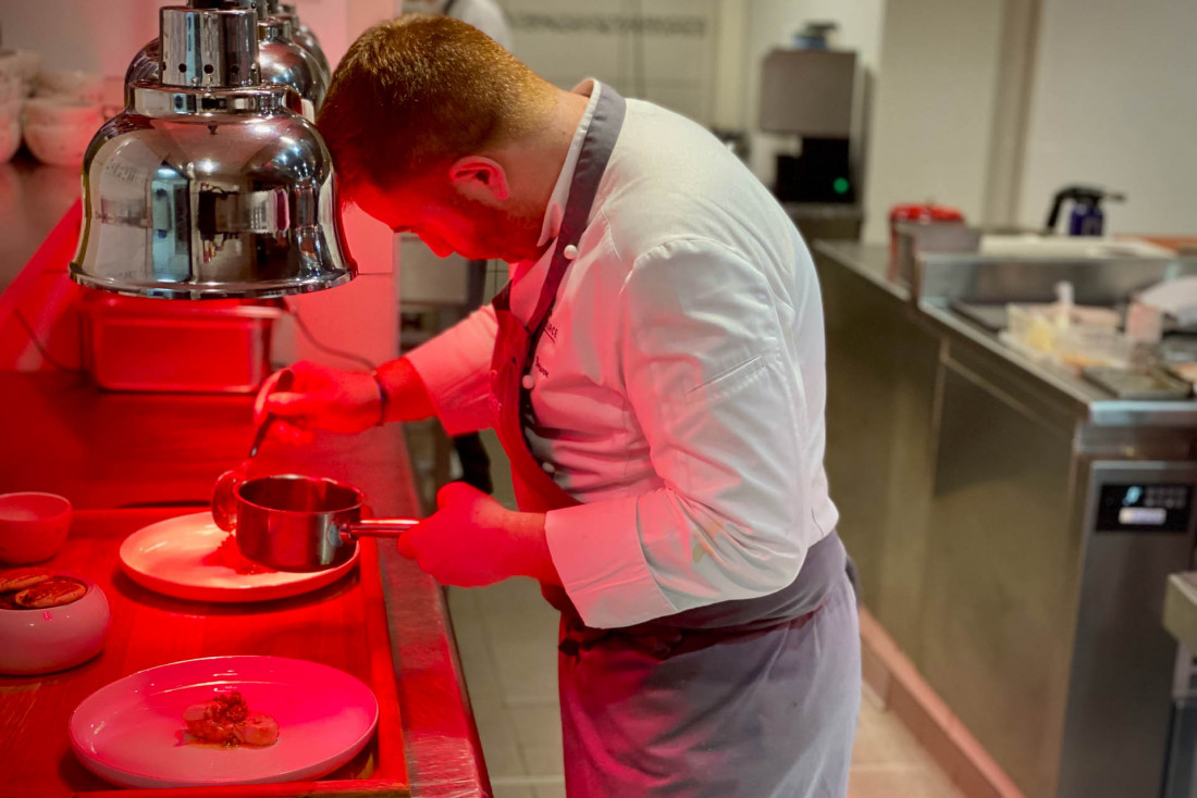 Antoine Bergeron en cuisine © Emmanuel Laveran 