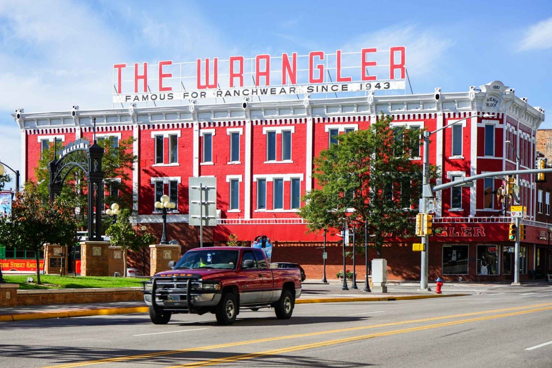 The Wrangler à Cheyenne, la capitale de l'état, est une institution. Les véritables cow-boys viennent y acheter leurs tenues de travail.