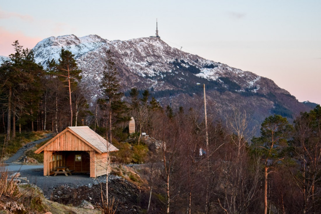 Il est possible de faire des promenades, à pied ou en ski de fond, depuis les hauteurs du mont Fløyen © YONDER.fr