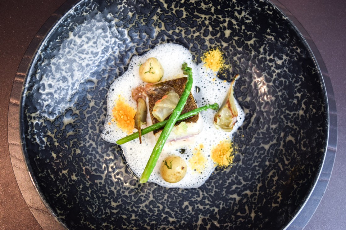 Barbue, jus de fenouil, vierge anchois : le poisson selon William Ledeuil © Yonder.fr