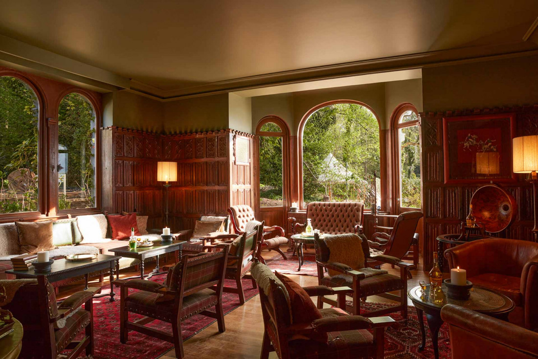 Brindos, Lac & Château | Salon Izarra © Gaëlle Le Boulicaut