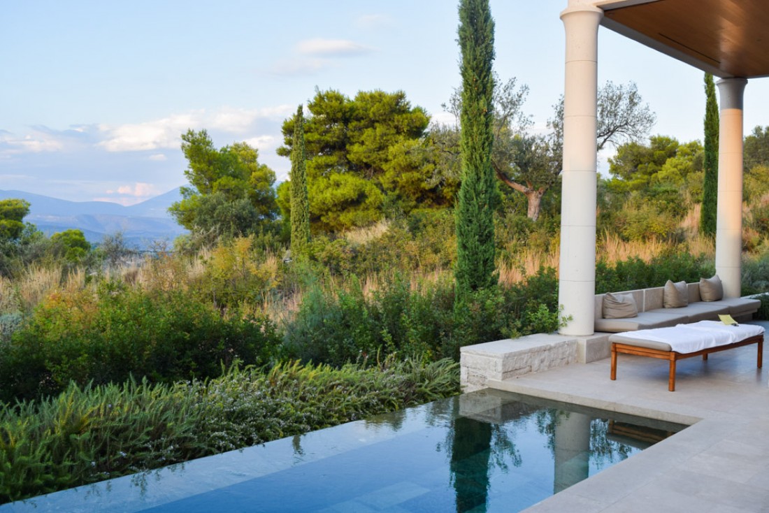 Vue depuis l'un des Pavillons avec piscine privative © Yonder.fr