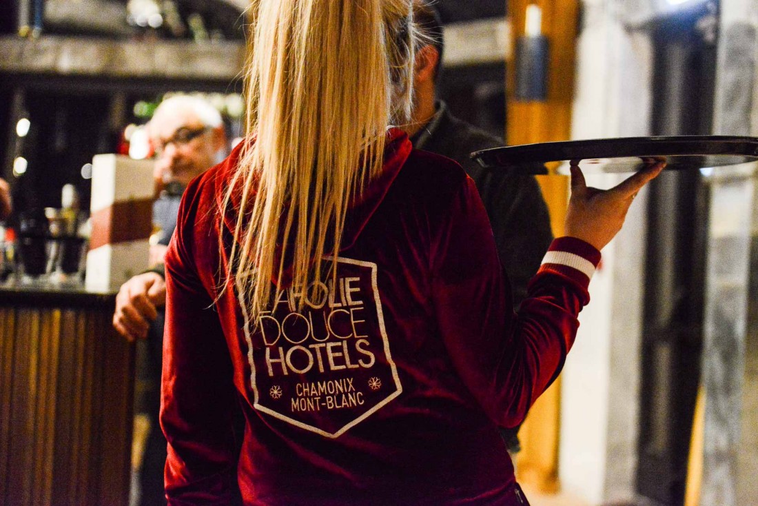 Le staff de l'hôtel aux couleurs de La Folie Douce © MC-Pix