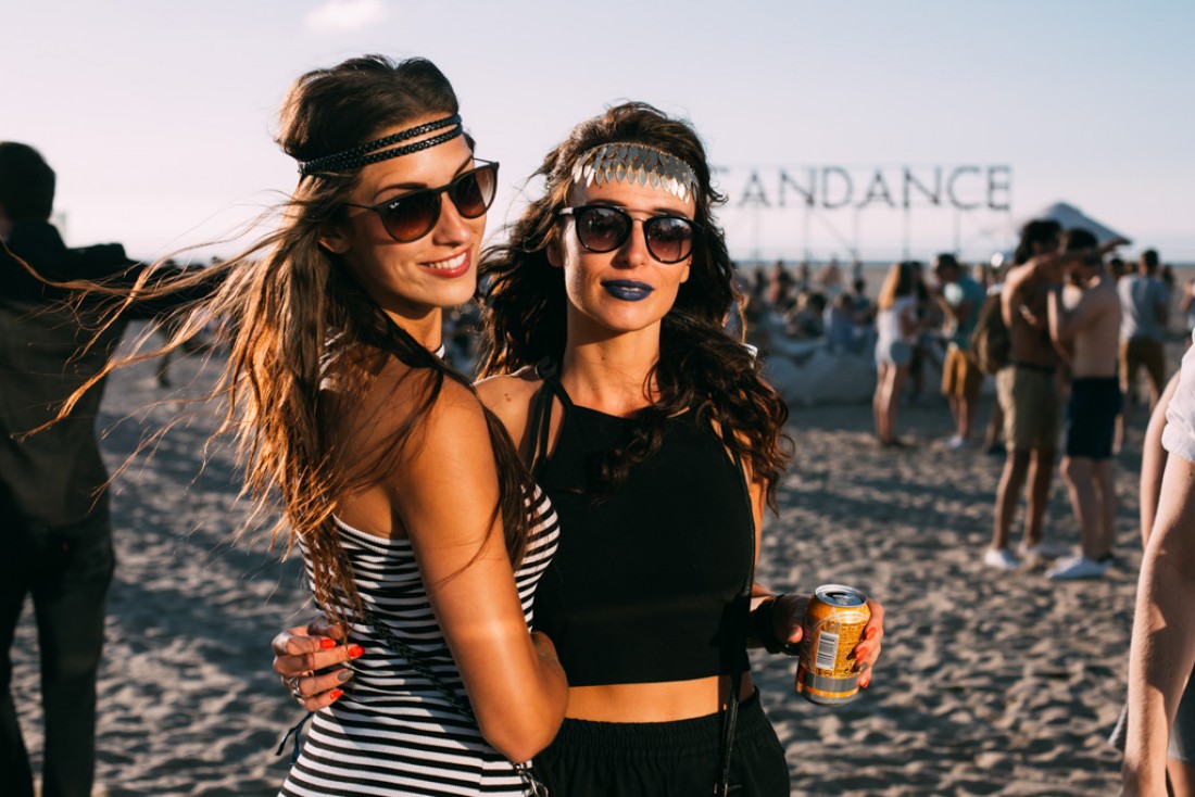 La plage de Zeebruges a pris des allures de défilé de mode © Philippe Roelants / WECANDANCE