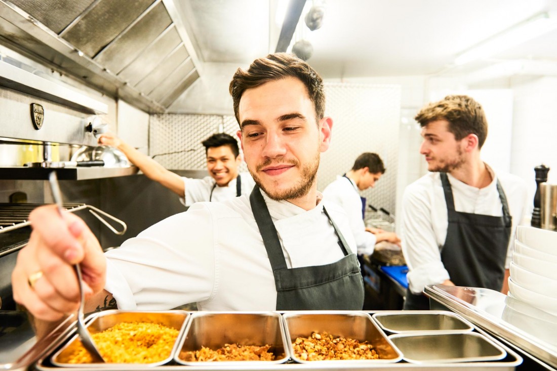 Dans la cuisine de Kitchen Ter(re) © Louis Laurent Grandadam