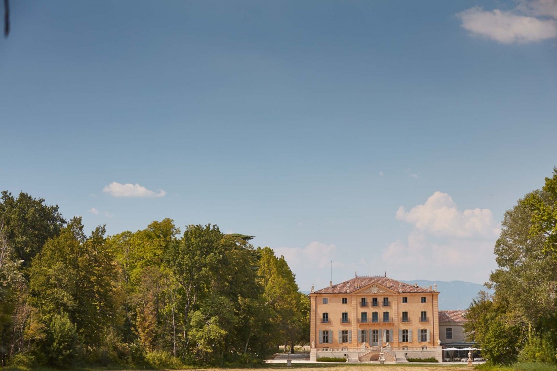 Vue lointaine du château © DR