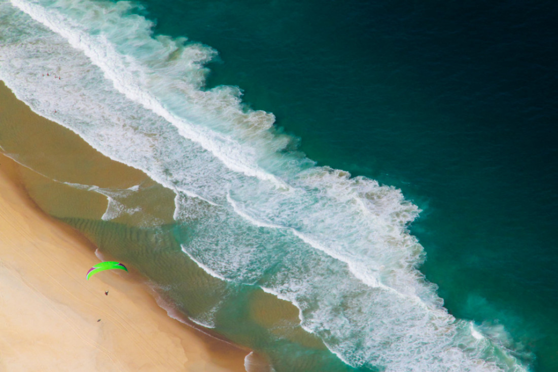 Parapente sur la plage de Leblon. Vue depuis Pedra da Gavea | © Cédric Aubert