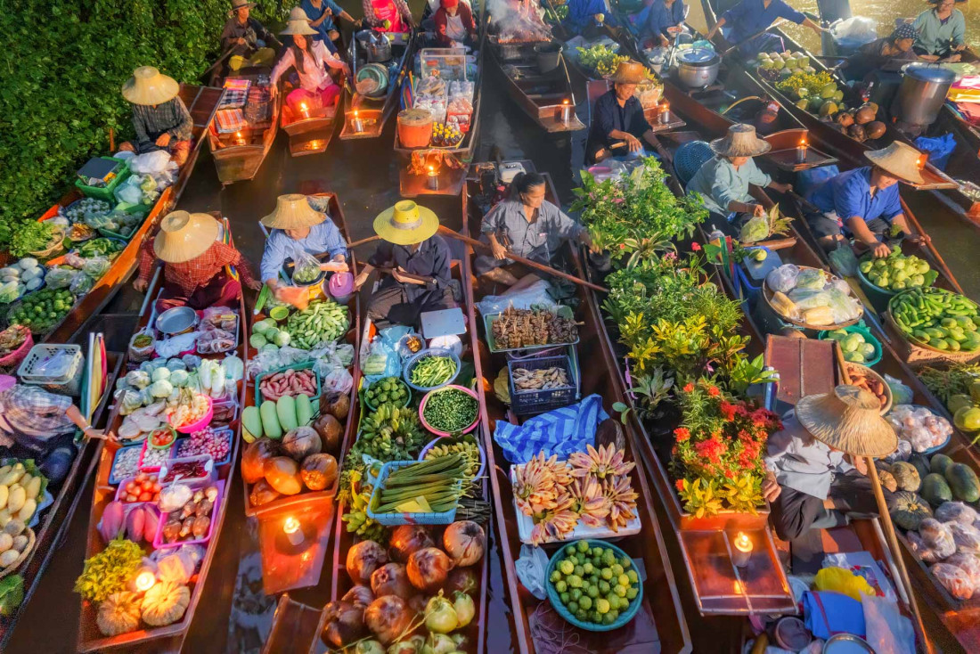 Pendant notre voyage en Thaïlande, le Damnoen Saduak Floating Market