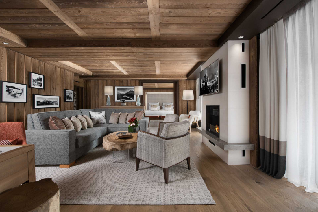 Hôtel Barrière Les Neiges | Deluxe Suite © Marc Berenguer