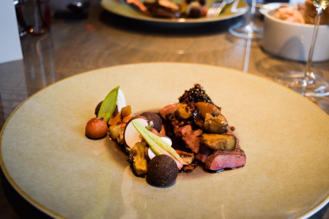 Canard sauvage, cèpes, châtaignes, boudin noir, coing : un plat tout à fait automnal © Yonder.fr