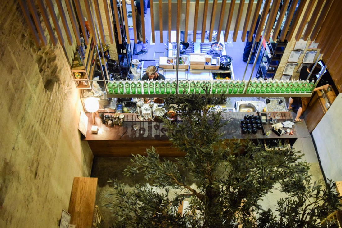 Décor contemporain et volumes majestueux chez Perro Viejo © Yonder.fr