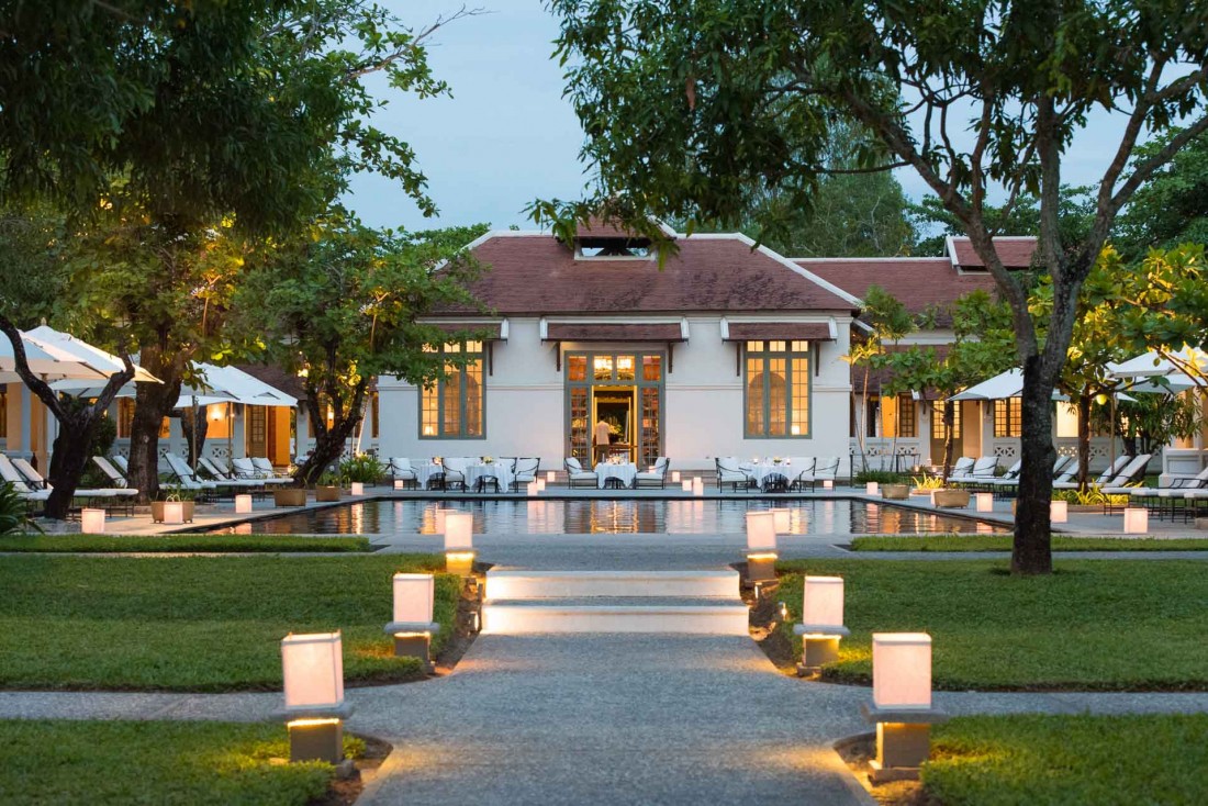 Côté cour, à la tombée de la nuit © Aman