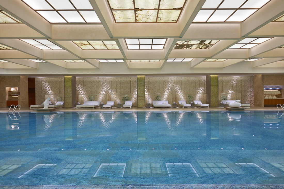 Piscine intérieure de 25 mètres au sein du spa © MOHG