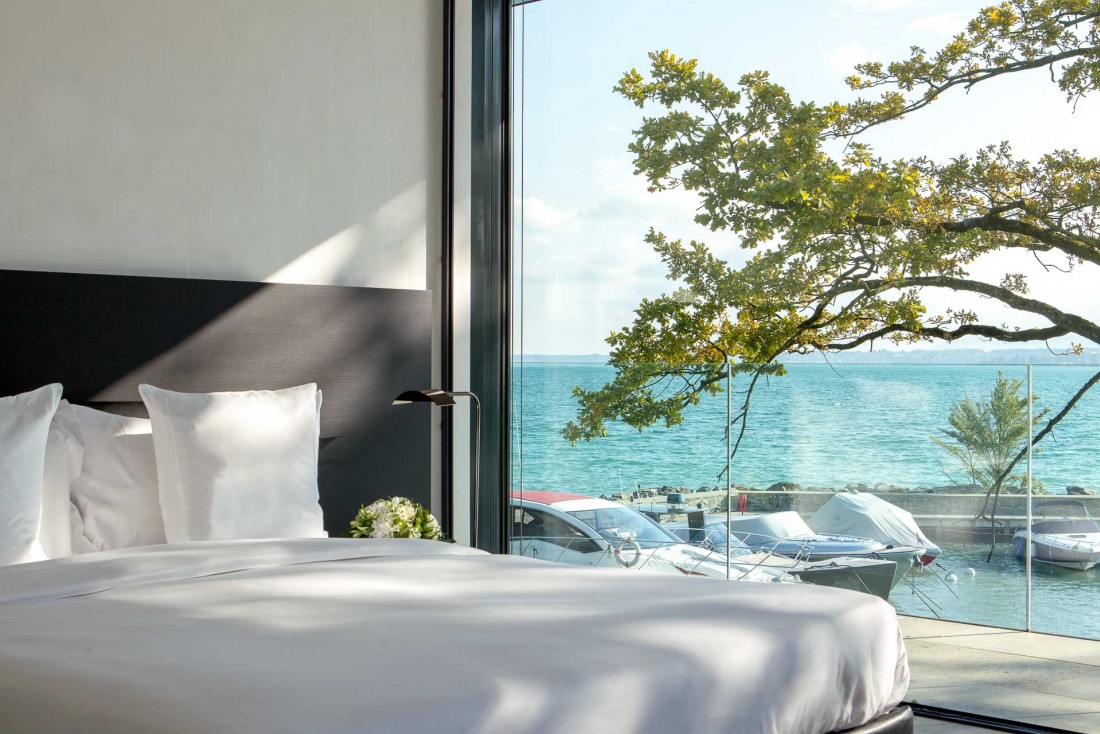 La Villa du Lac est un écrin de verre contemporain pour les clients ultra VIP de La Réserve Genève © G. Gardette