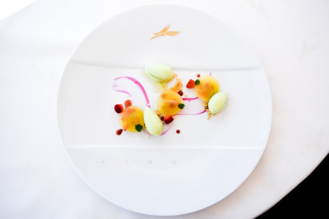 Ravioles de fraises, ananas, concombre (Christian Sinicropi à La Palme d'Or) © Yonder.fr
