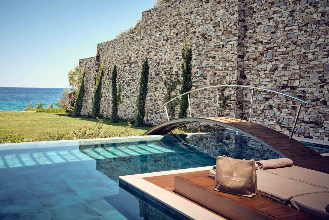 Lesante Blu Beach Resort | La Royal Grand Suite avec vue sur mer et piscine privée © DR