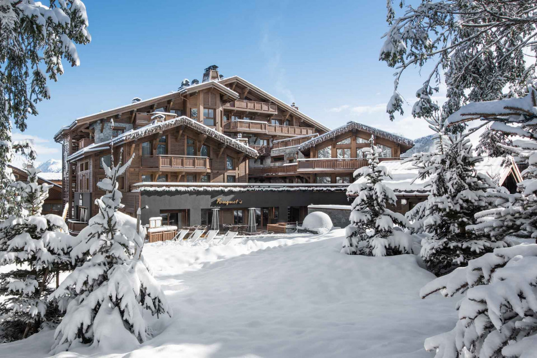 Parmi les plus beaux hôtels de Courchevel, l'Hôtel Barrière Les Neiges © Marc Berenguer