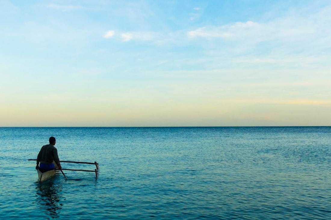 Pêcheur de bon matin près du village de Marosava Be, au nord ouest du pays | Violette Marquis ©