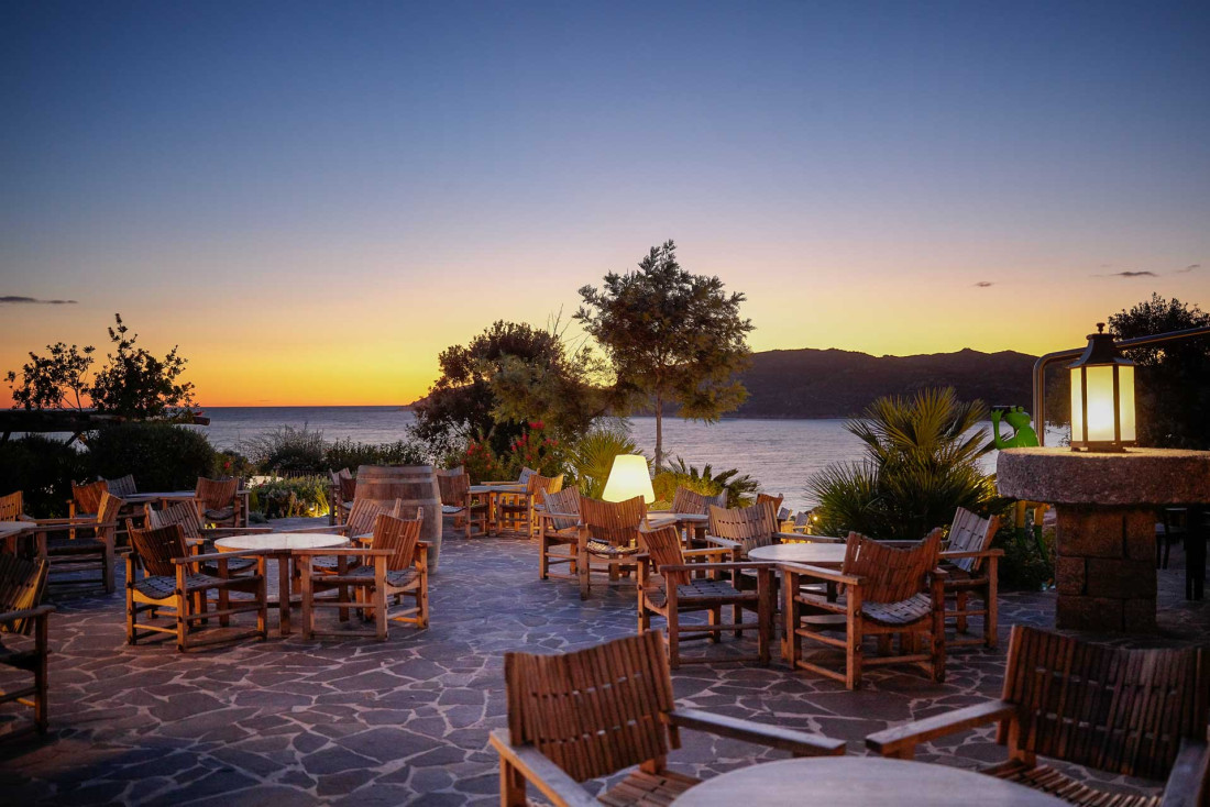 Terrasse du bar et restaurant © Ian Abela