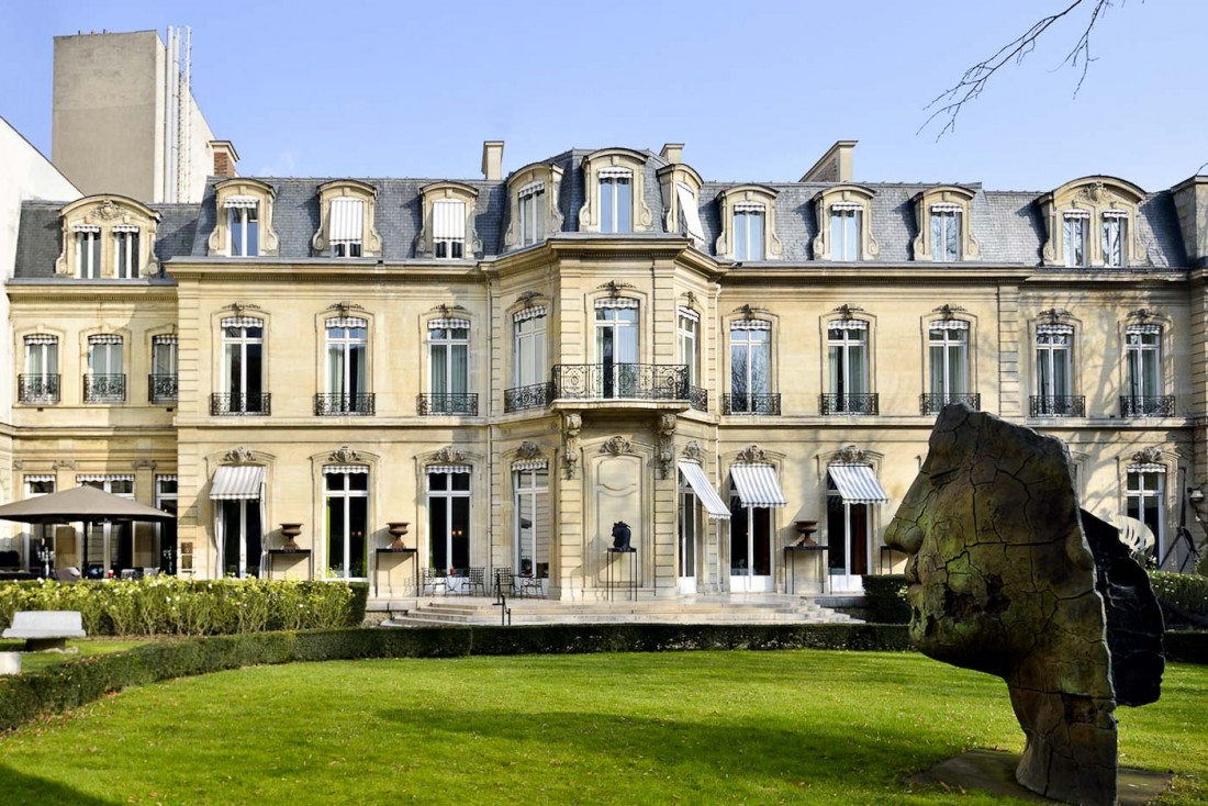 La façade du restaurant Apicius, 20 rue d'Artois, dans le 8ème arrondissement de Paris © Apicius