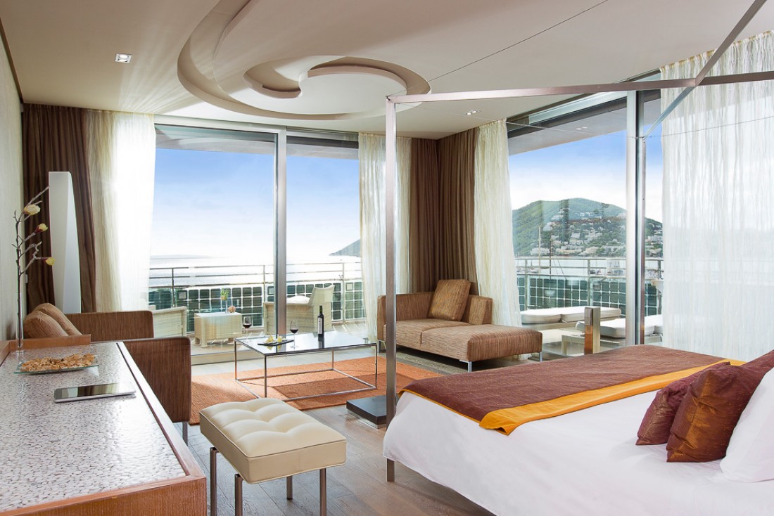 Cloud 9 Corner Suite | © Aguas de Ibiza